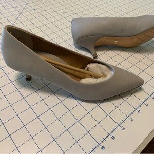 Vionic Gray Heels with Pointed Toe and Stiletto Heel